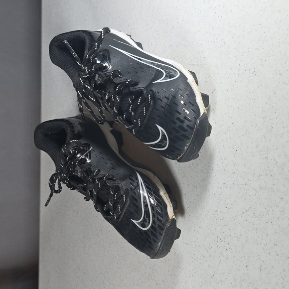 Nike Other - Nike Black and White Athletic Cleats Size 3Y
